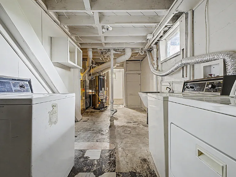 1230 S Grape St — Photo 29