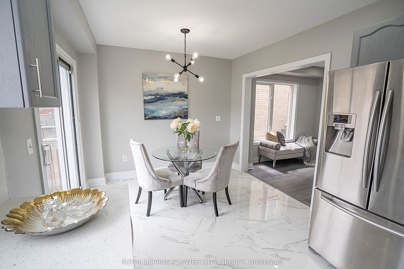 Brampton House for rent - 3 Bedrooms — photo 9