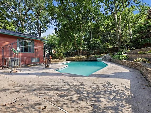 5th image of 8728 Meadow Ln