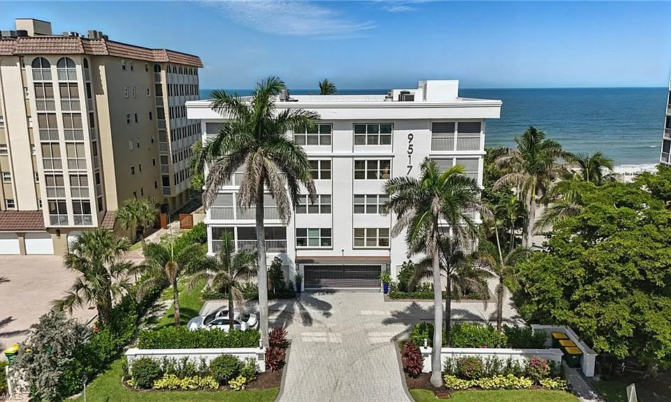 9517 Gulf Shore Dr #401