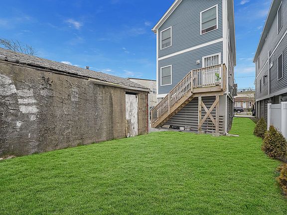 5th image of 6944 Burchell Ave