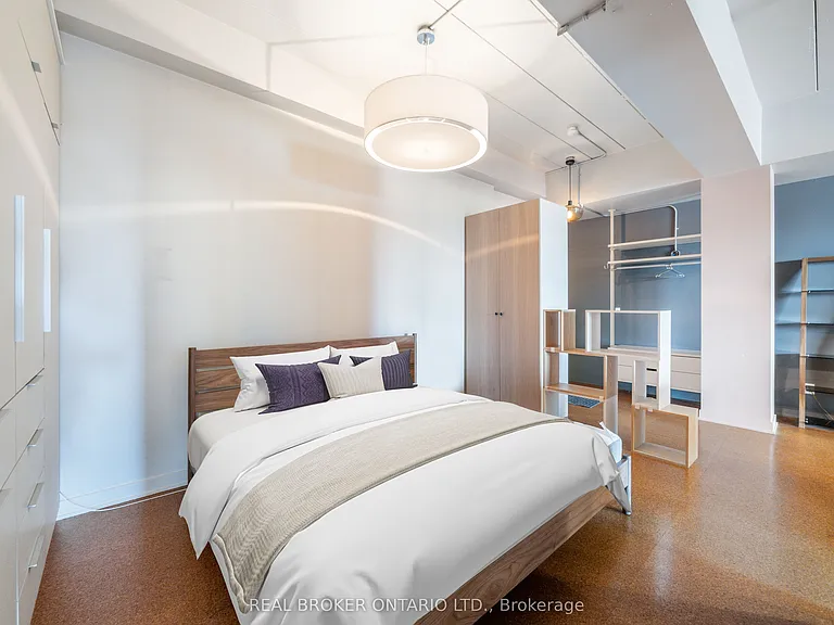 160 Baldwin St #405 — Photo 13