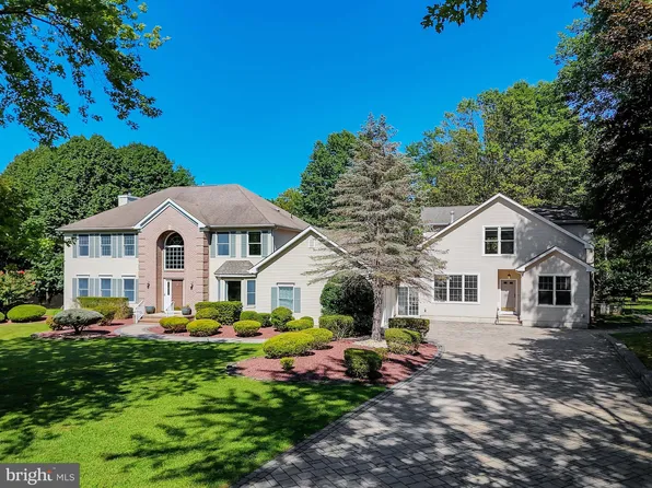 9 Preston Dr, Millstone Township, NJ 08535