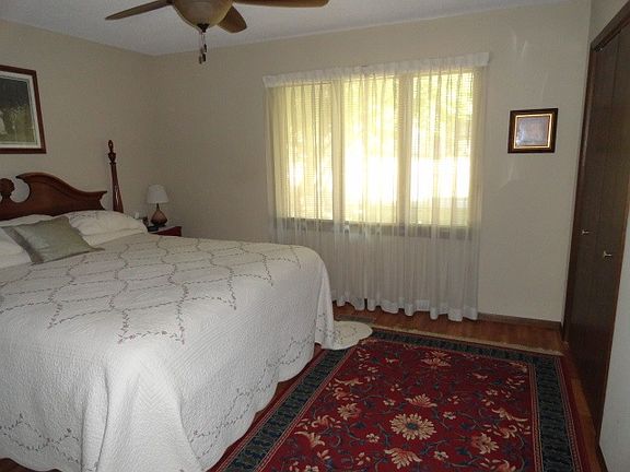 5th image of 3 Asbury Ct