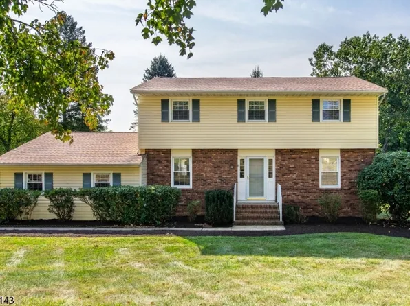 2 Holly Drive, Roxbury Twp., NJ 07876