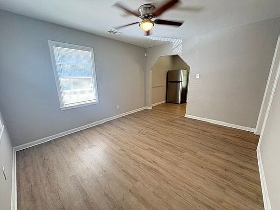 3rd image of 1435 John Smith Ave