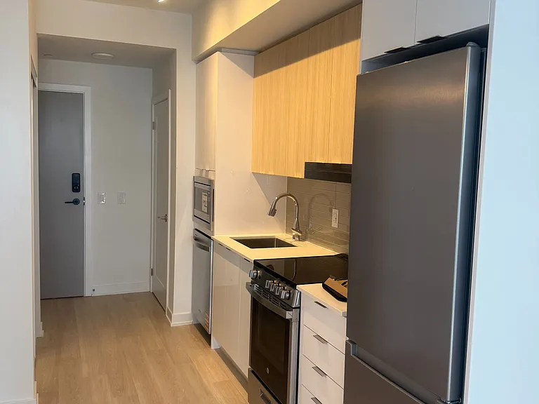 5105 Hurontario St #2910 — Photo 15