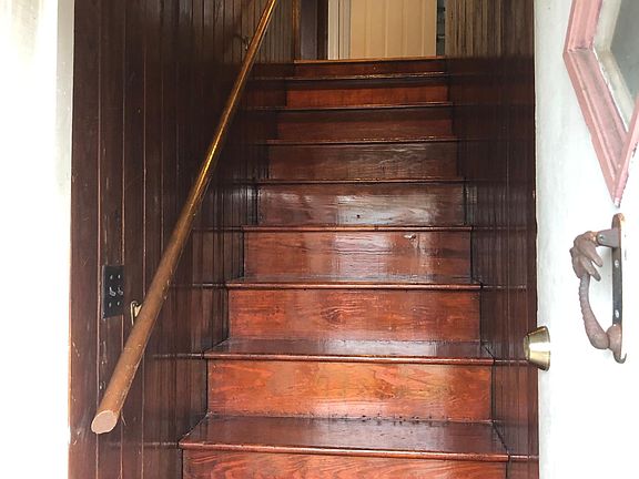 Entry stairs
