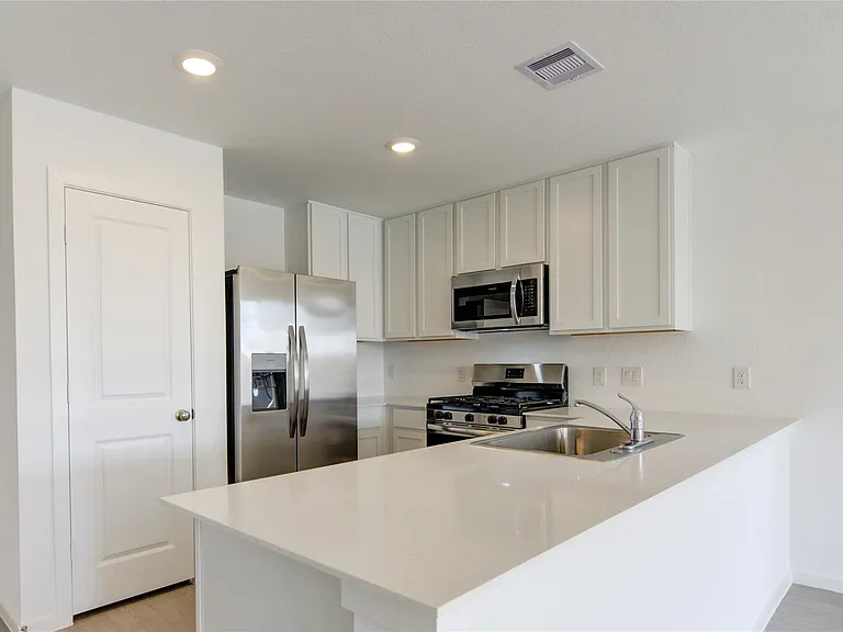 26627 Pampas Grass Ln — Photo 3
