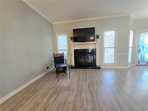 5th image of 1426 Cambridge Cmn