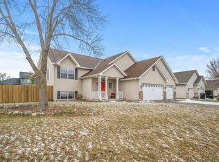 1872 Quail Dr, Shakopee, MN 55379