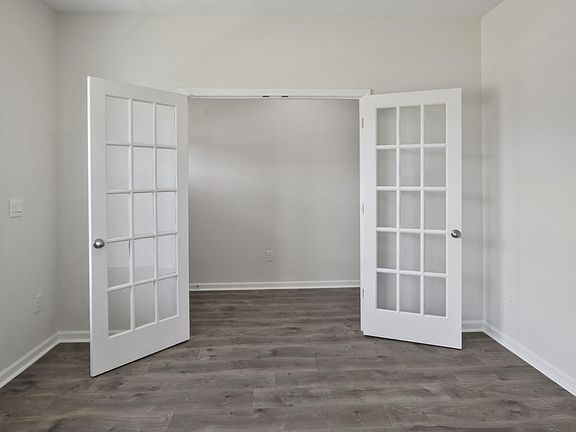 3rd image of 1026 Crossway Lane