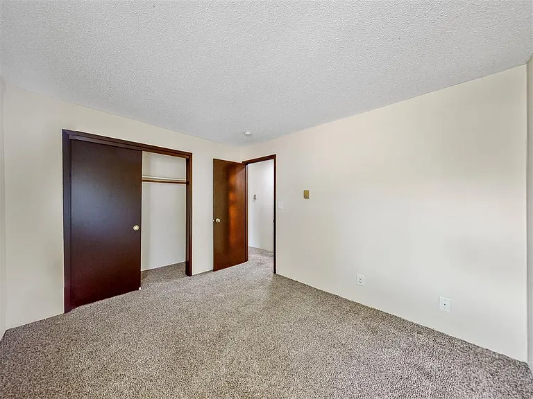 Park Forest Apartments — Photo 6