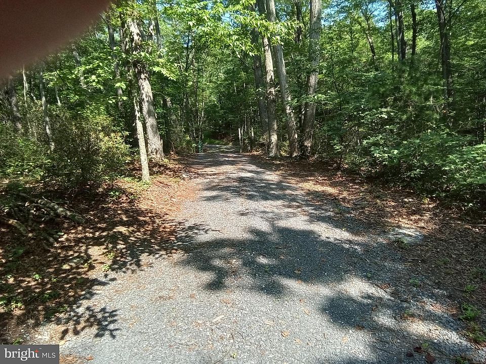 2nd image of 3 Mile Bank Ln