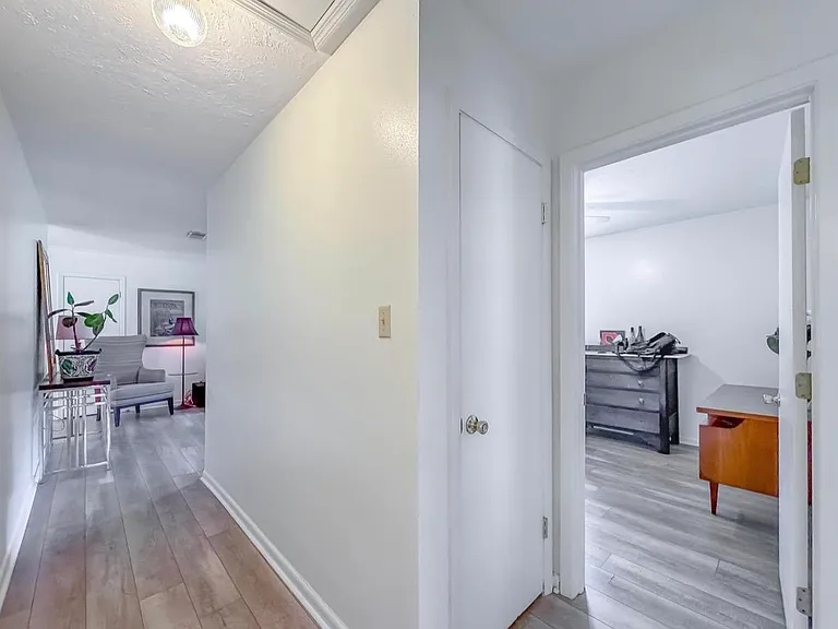2034 Harriet Dr — Photo 29