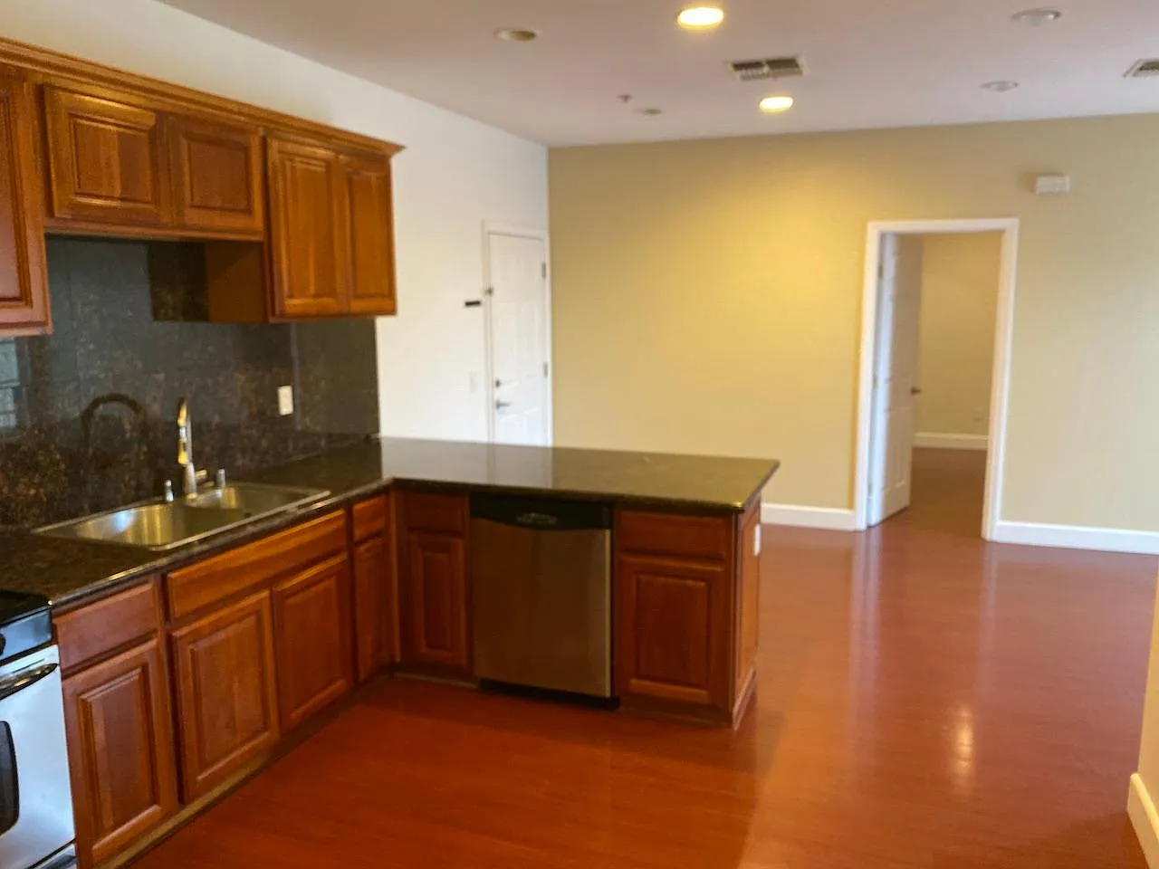 7056 Fulton St — Photo 3