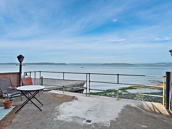 5th image of 4703 Beach Dr SW