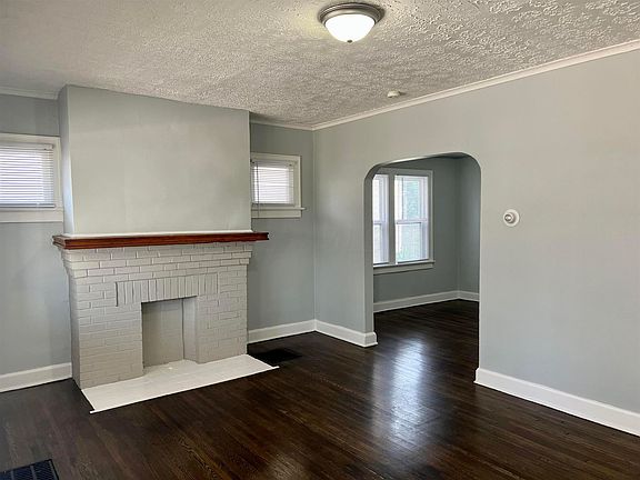 3rd image of 769 Reinhard Ave