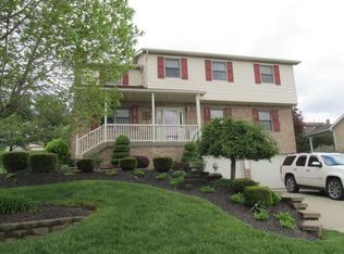 26 Oakridge Dr, Irwin, PA 15642