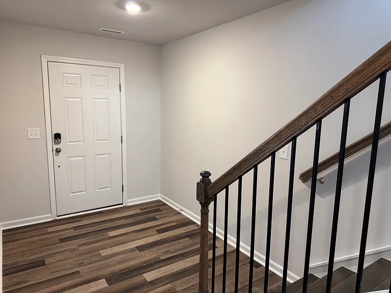 Light Oak Way — Photo 7