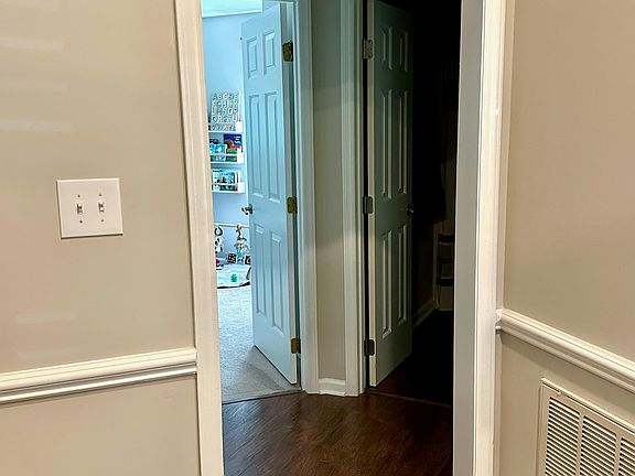 5th image of 108 Forestchase Ct