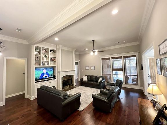 3rd image of 280 S Club Ave