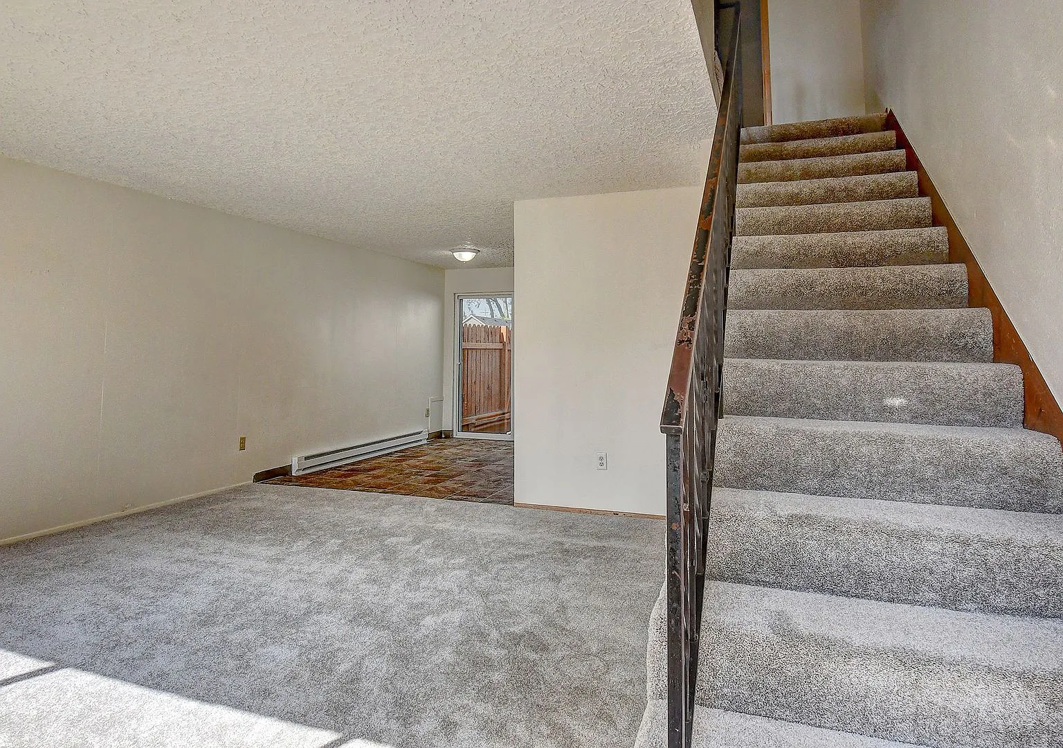 spr03 - 2415 E 30th St — Photo 3