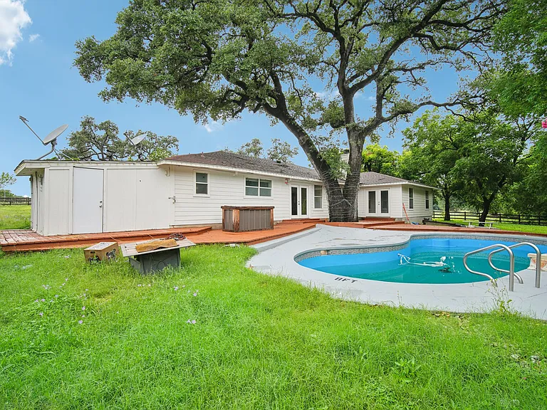 3106 E Palm Valley Blvd — Photo 32
