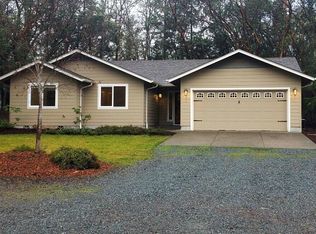 2580 Hamilton Ln, Grants Pass, OR 97527