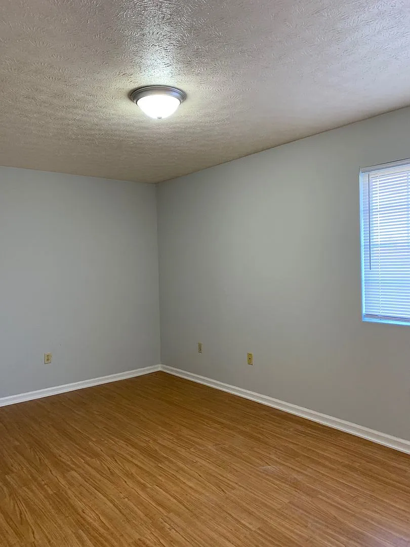 3 Bedroom 2.5 Bath Townhouse — Photo 3