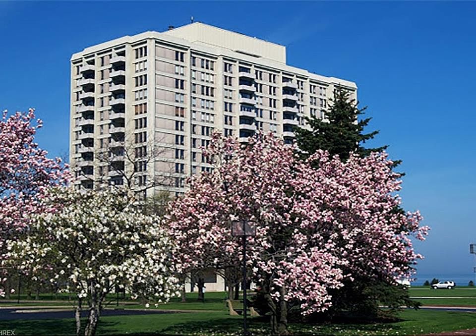 2 Bratenahl Pl, Bratenahl, OH 44108 Zillow