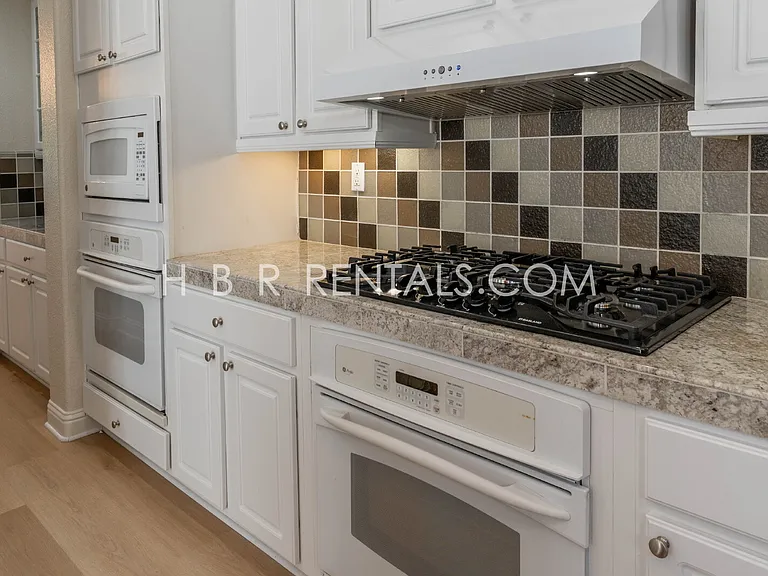 237 E Legacy Dr — Photo 10