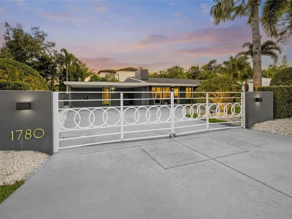 1780 Spring Creek Dr, Sarasota, FL 34239