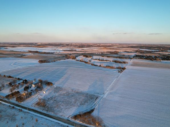4103 Skiddy Rd, Junction City, KS 66441