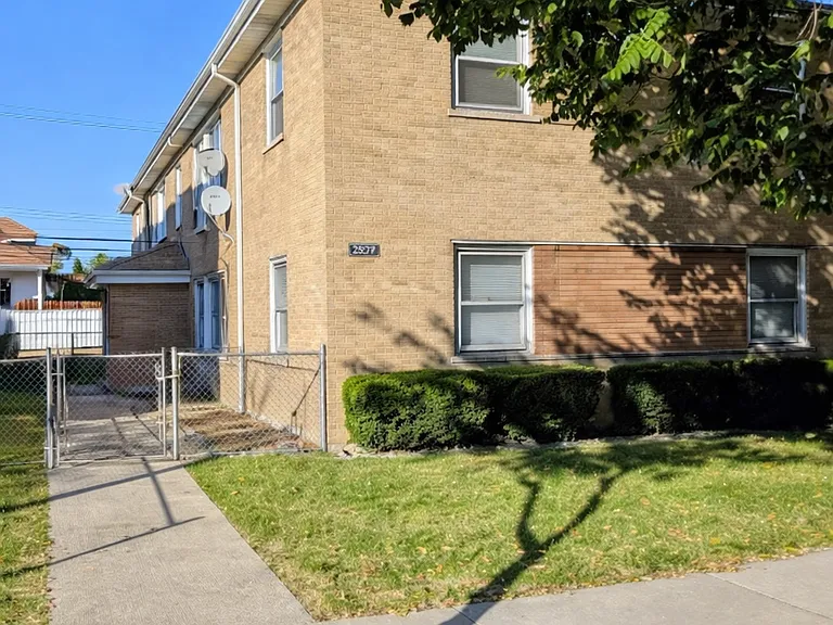 5916 W Montrose Ave #3 — Photo 8