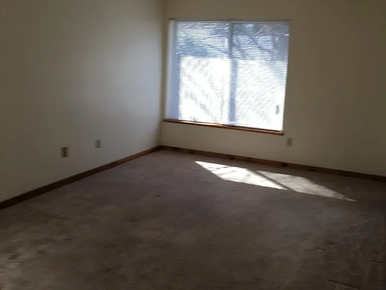 52 Village Green Rd — Photo 12