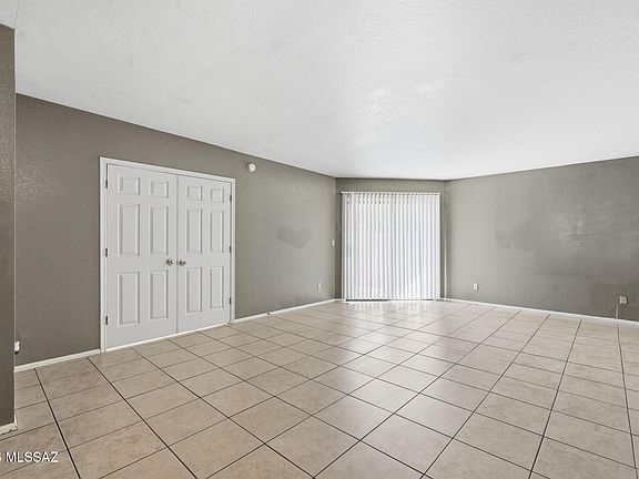 3rd image of 2522 N Ironwood Ridge Dr