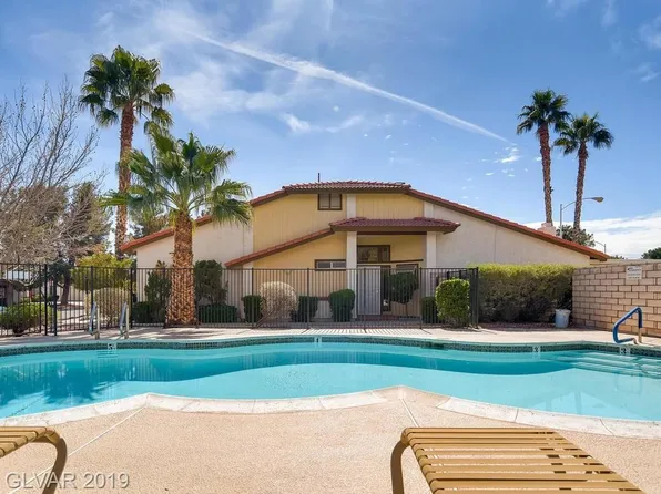 5255 Dickens Dr, Paradise, NV 89119