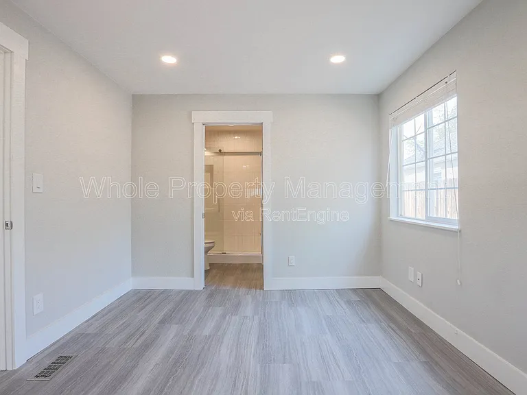 1939 Verbena St — Photo 36