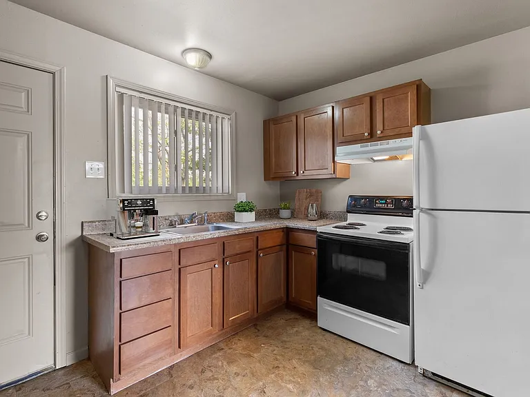 Teson Garden Apartments — Photo 11