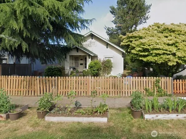 8336 Dibble Avenue NW, Seattle, WA 98117