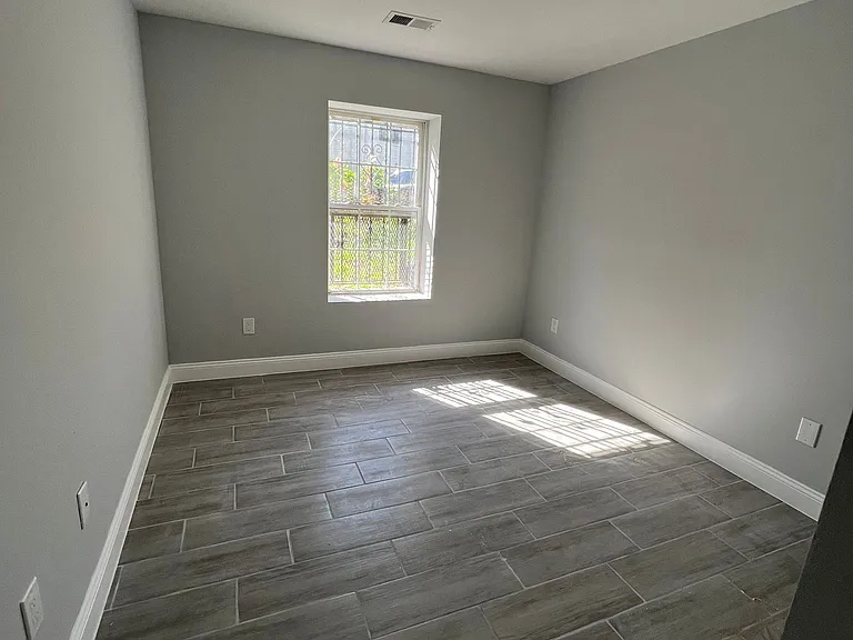 26-28 Avon Avenue - Ground Floor — Photo 14