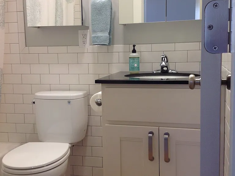 1050 N Emerson St #10 — Photo 2
