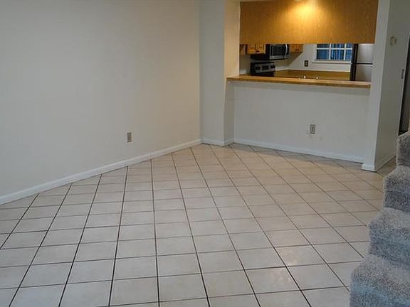 3rd image of 13905 Fletchers Mill Dr