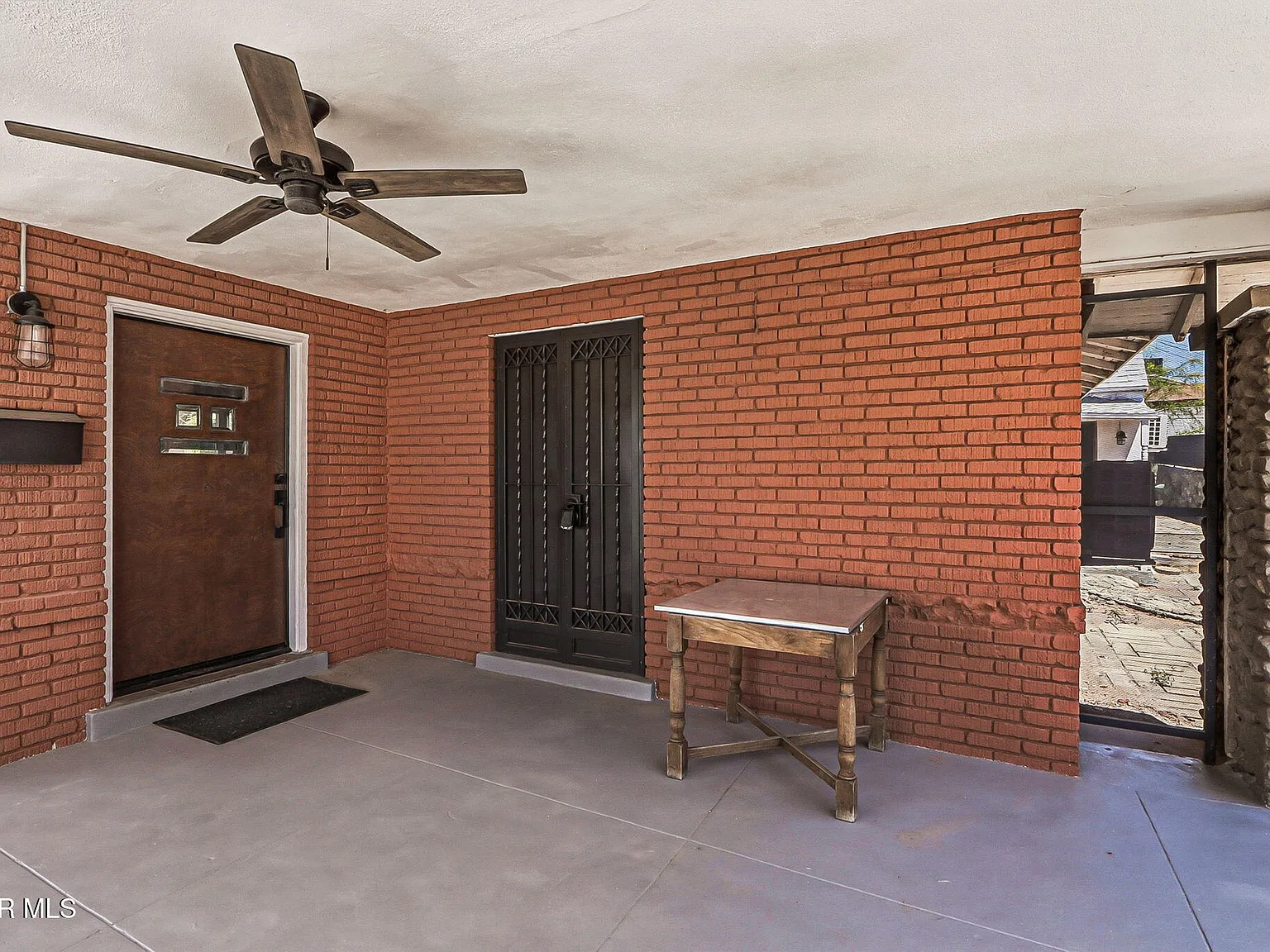 3 bed, 2.0 bath, 1782 sqft, $3,250 — Photo 2