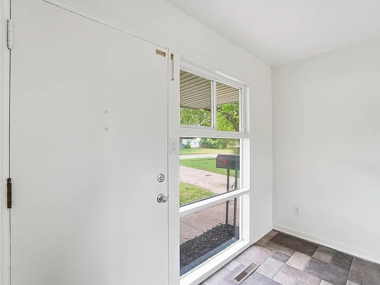 1665 Brentwood Dr #1663 — Photo 3