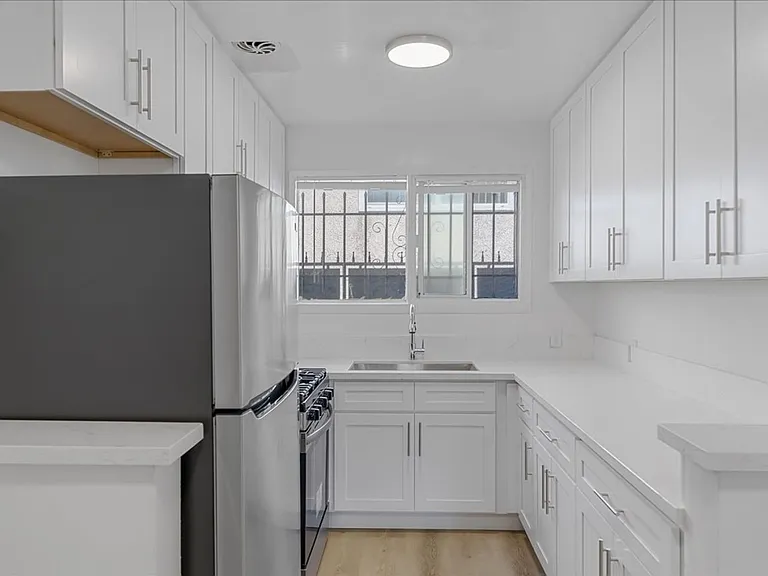 6060 Cadillac Ave #3 — Photo 3