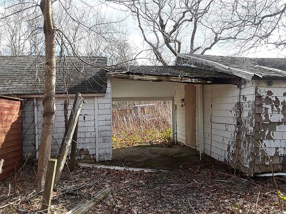 4th image of 33 Rogers Ave