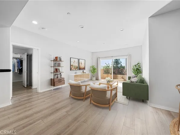 9610 Zelzah Ave APT 312, Northridge, CA 91325