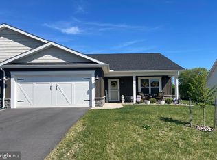 572 Dripping Spring Dr, Hedgesville, WV 25427